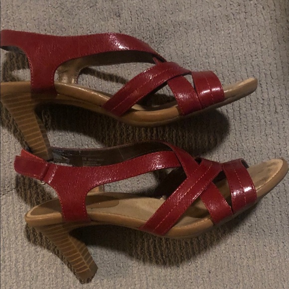 AEROSOLES Women's Burgundy Sandals - Picture 5 of 6